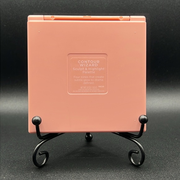 Doll Face Contour Wizard Sculpt & Highlight Palette - Picture 5 of 5